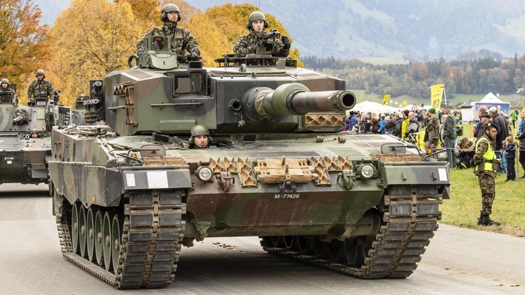 Leopard 2 Tank exercise