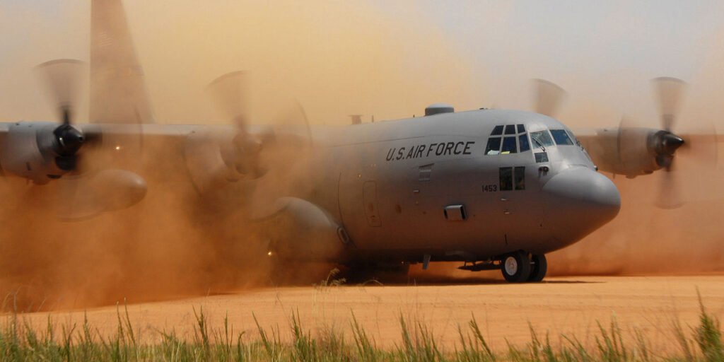 Lockheed Martin C-130_Hercules Tactical Landing on a Dirts trip