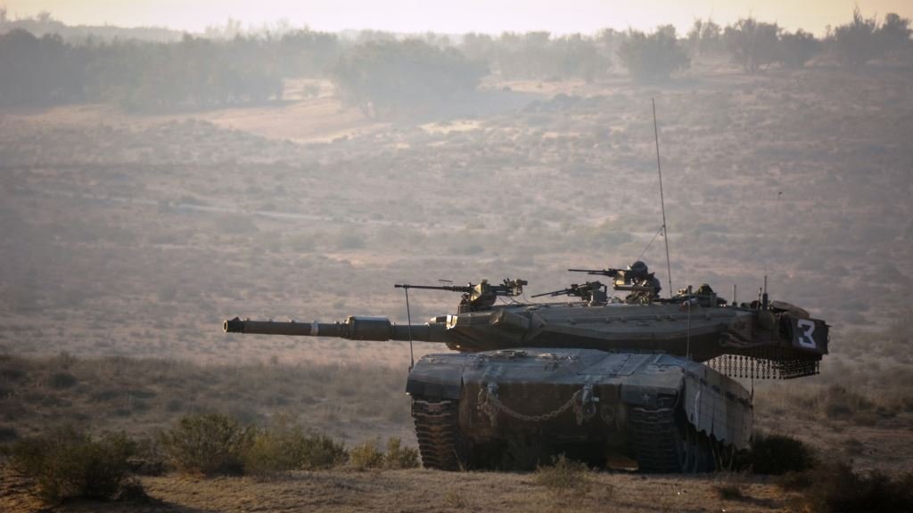 Israel Deploy Tank for War