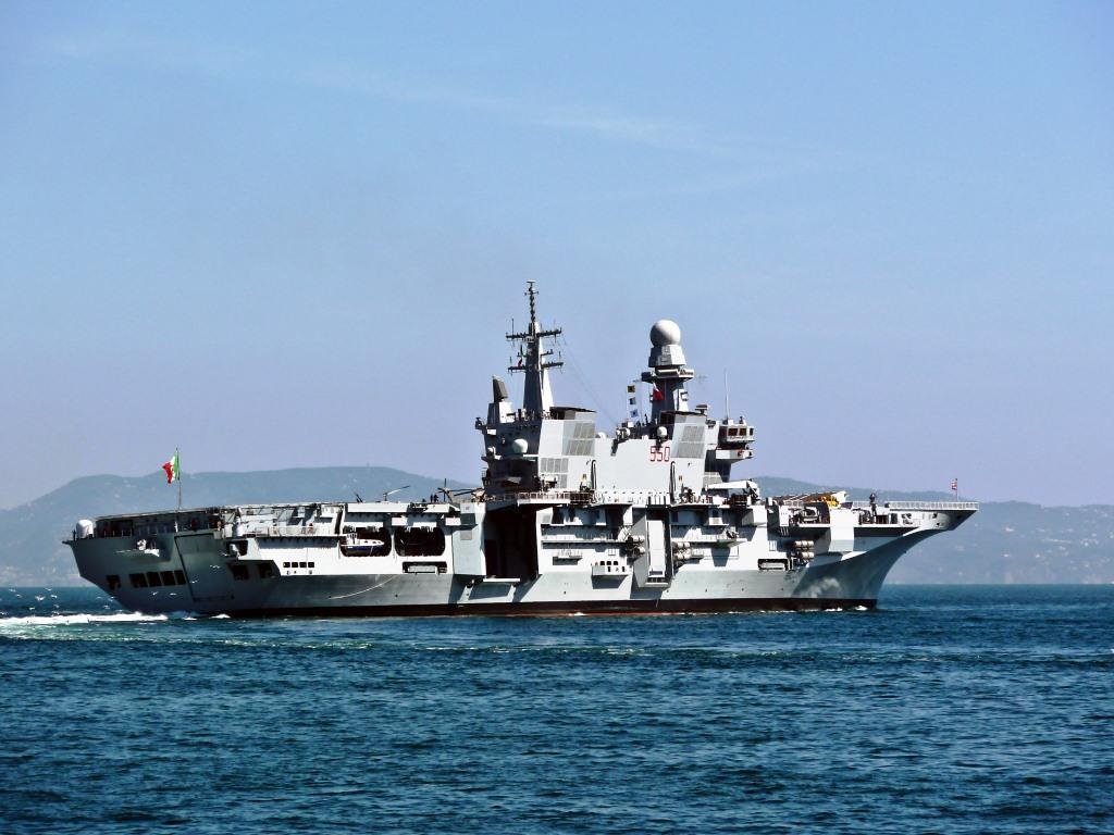 Italian Cavour-550 Aircraft Carrier