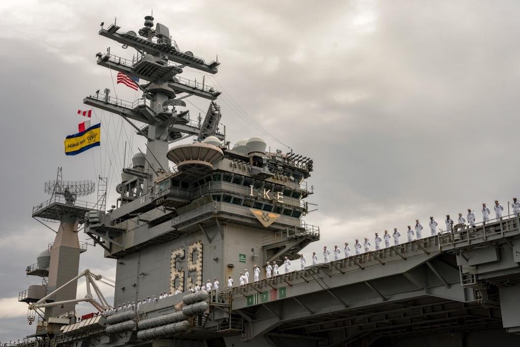uss eisenhower aircraft carrier photo